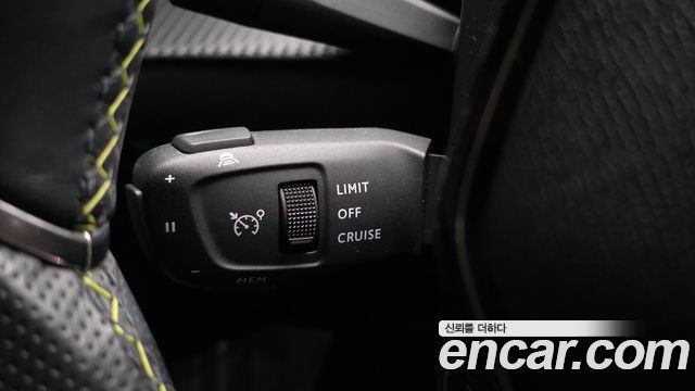Peugeot 208 2021 — photo 19