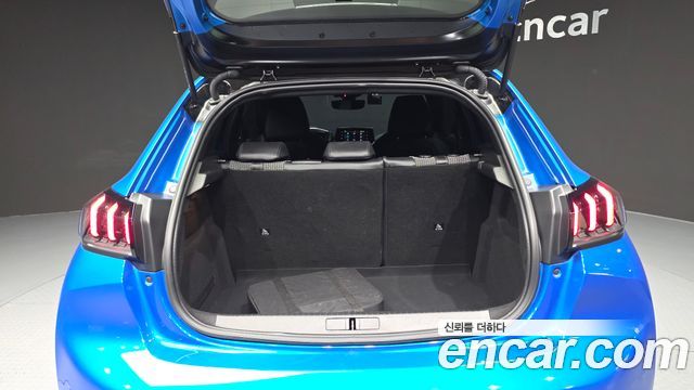 Peugeot 208 2021 — photo 20
