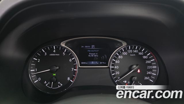 Nissan Pathfinder 2018 — photo 11
