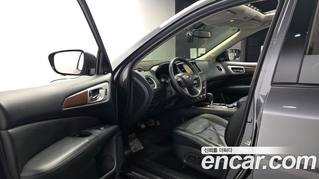 Nissan Pathfinder 2018 — photo 13
