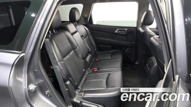 Nissan Pathfinder 2018 — photo 18