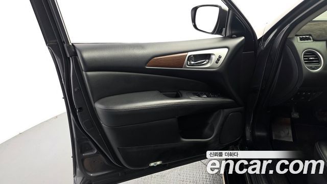 Nissan Pathfinder 2018 — photo 14
