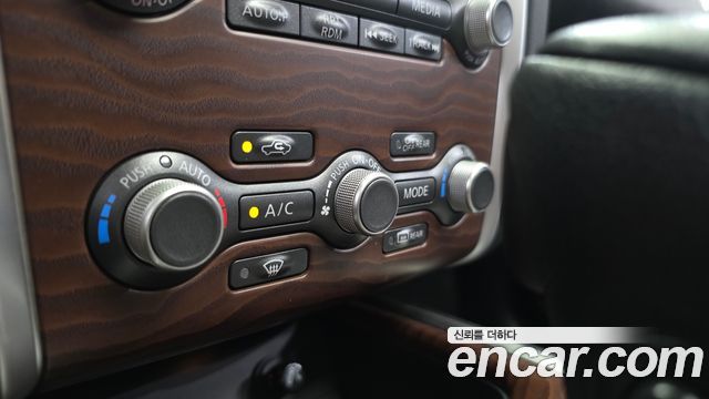 Nissan Pathfinder 2018 — photo 32