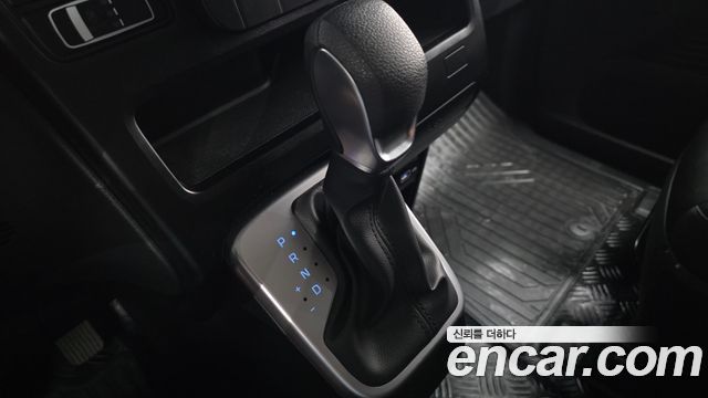 Hyundai Staria 2023 — photo 12