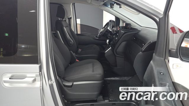Hyundai Staria 2023 — photo 17