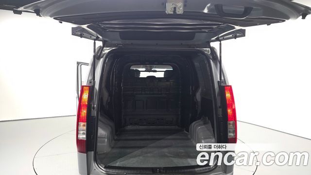 Hyundai Staria 2023 — photo 26