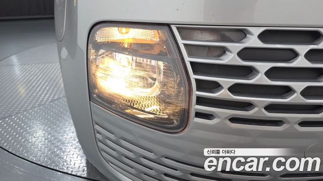 Hyundai Staria 2023 — photo 8