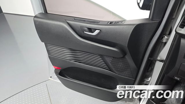 Hyundai Staria 2023 — photo 15
