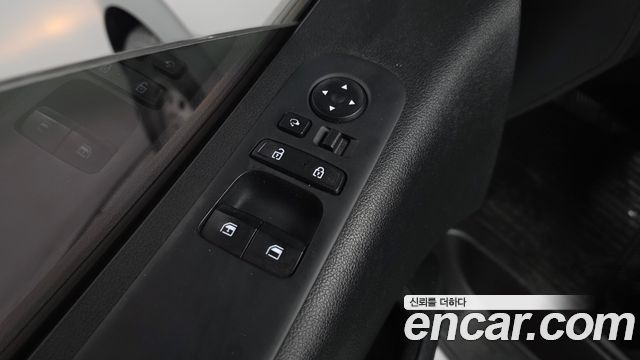 Hyundai Staria 2023 — photo 28