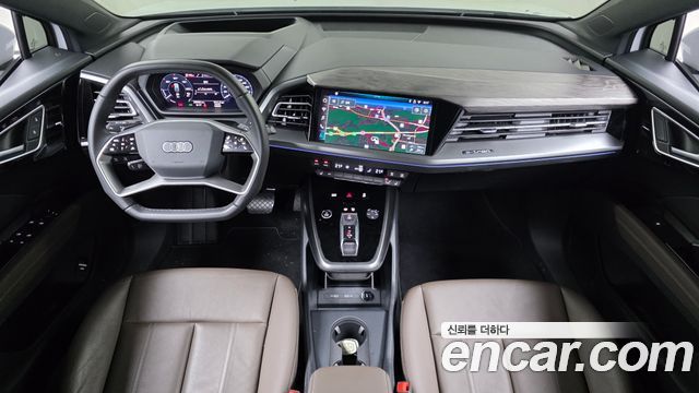 Audi Q4 e-tron 2025 — photo 10