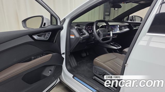 Audi Q4 e-tron 2025 — photo 13