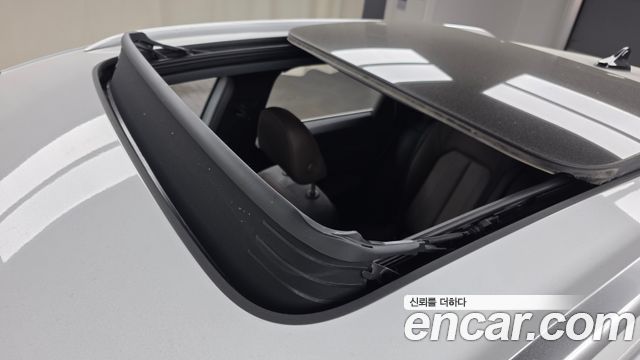 Audi Q4 e-tron 2025 — photo 25
