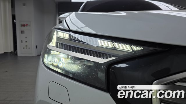 Audi Q4 e-tron 2025 — photo 8