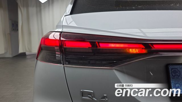 Audi Q4 e-tron 2025 — photo 9