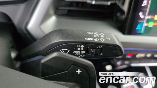 Audi Q4 e-tron 2025 — photo 28