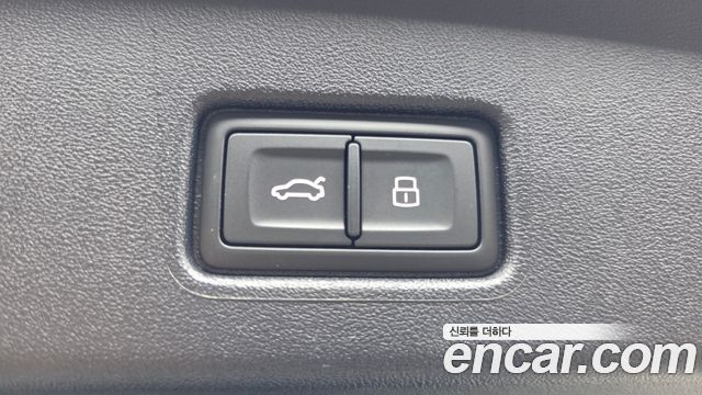 Audi Q4 e-tron 2025 — photo 30