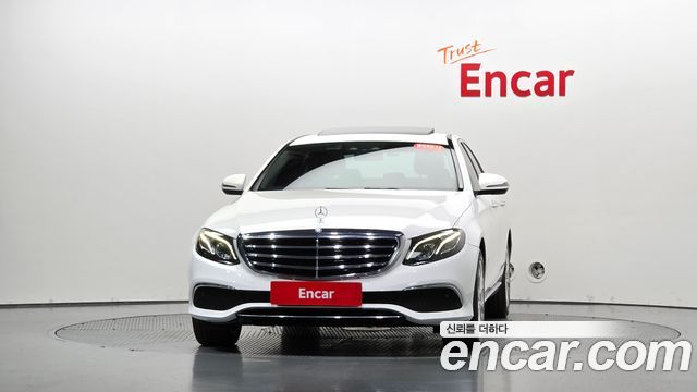 Mercedes-Benz E-Class 2017 — photo 3