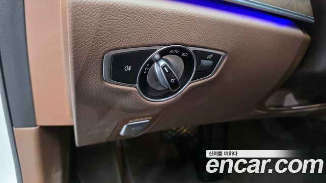 Mercedes-Benz E-Class 2017 — photo 28