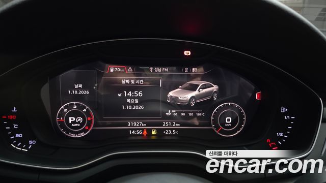 Audi A4 2018 — photo 8