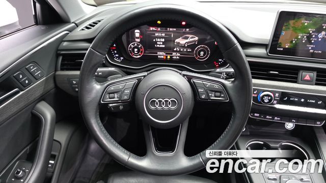 Audi A4 2018 — photo 13