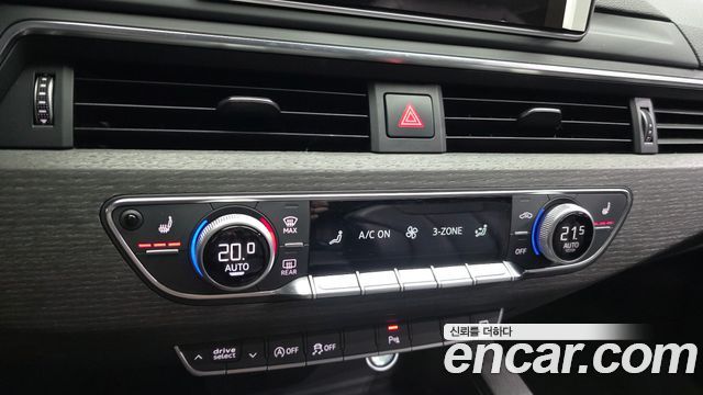 Audi A4 2018 — photo 16
