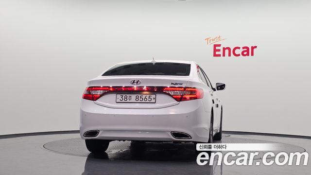 Hyundai Grandeur 2015 — photo 4