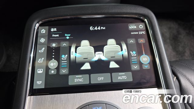 Genesis G90 2022 — photo 28