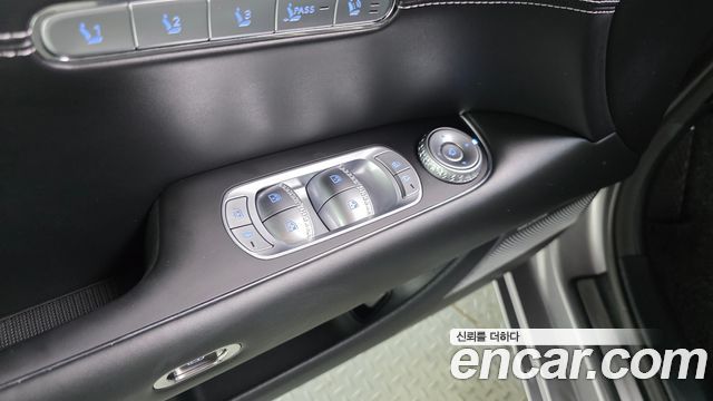 Genesis G90 2022 — photo 35