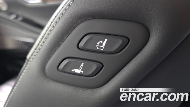 Genesis G80 2022 — photo 24