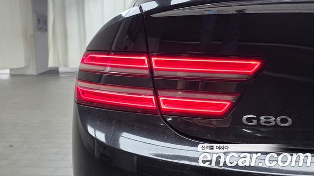 Genesis G80 2022 — photo 9