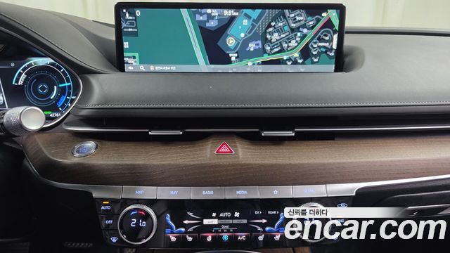 Genesis G80 2022 — photo 30