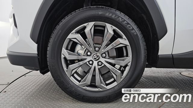 Toyota RAV4 2025 — photo 5