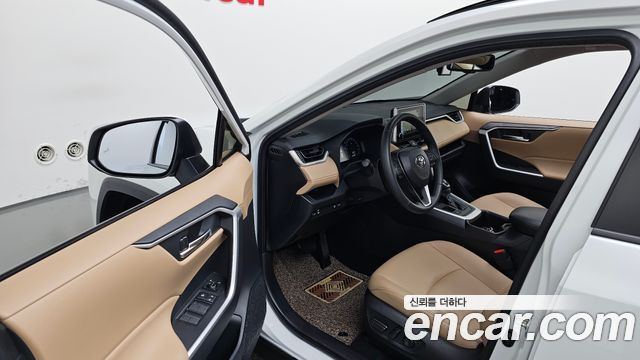 Toyota RAV4 2025 — photo 13