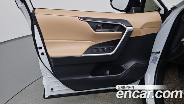 Toyota RAV4 2025 — photo 14
