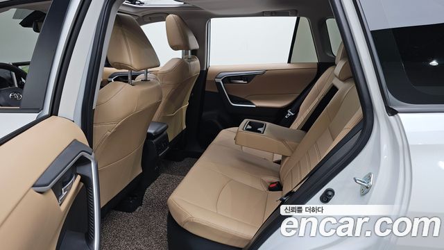 Toyota RAV4 2025 — photo 16