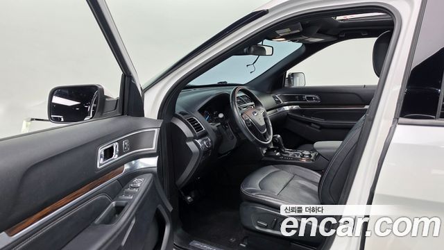 Ford Explorer 2019 — photo 10
