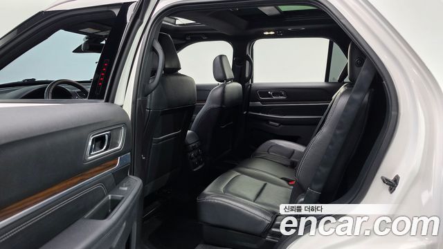 Ford Explorer 2019 — photo 11