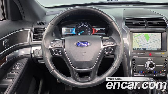 Ford Explorer 2019 — photo 13