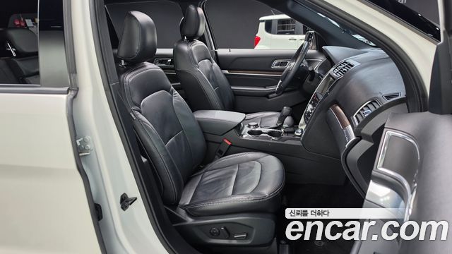 Ford Explorer 2019 — photo 15