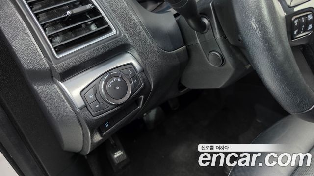 Ford Explorer 2019 — photo 18