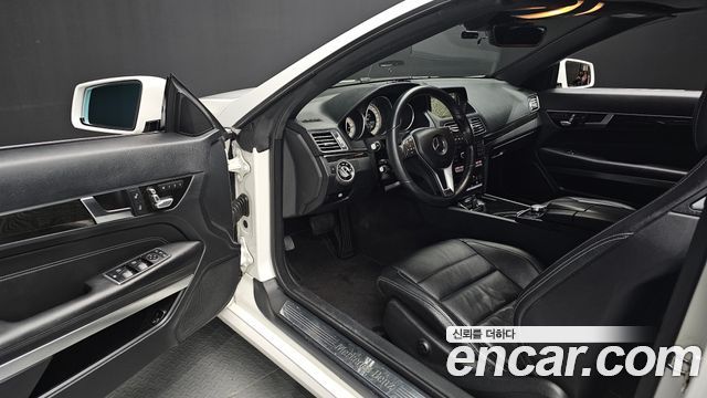 Mercedes-Benz E-Class 2014 — photo 17