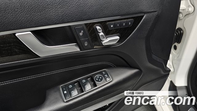 Mercedes-Benz E-Class 2014 — photo 22