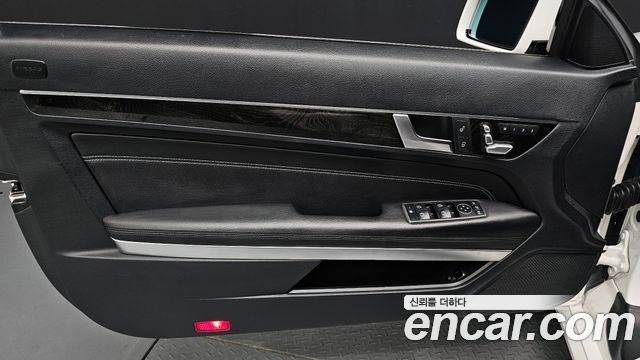 Mercedes-Benz E-Class 2014 — photo 14