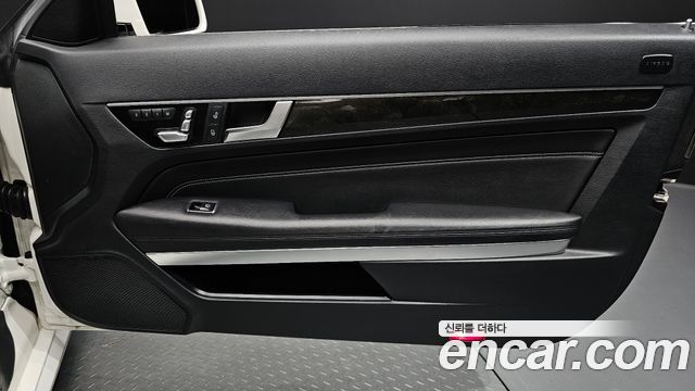 Mercedes-Benz E-Class 2014 — photo 15