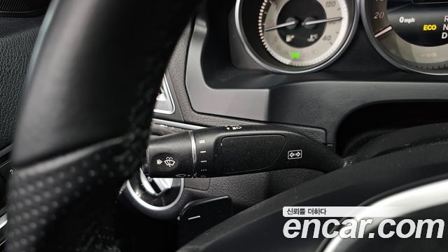 Mercedes-Benz E-Class 2014 — photo 29