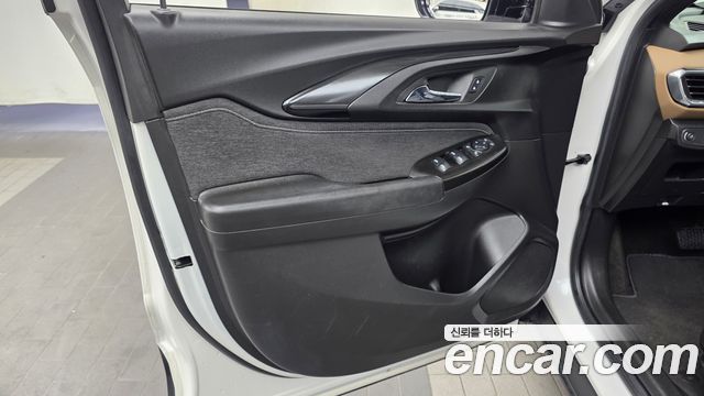 Chevrolet Korea Trailblazer 2022 — photo 14
