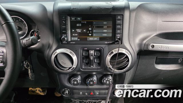 Jeep Wrangler 2015 — photo 14