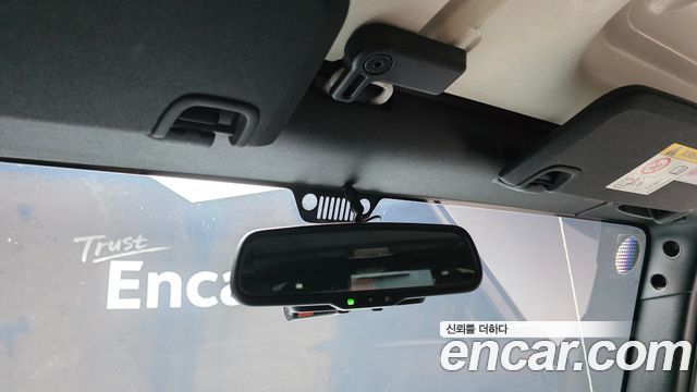 Jeep Wrangler 2015 — photo 18
