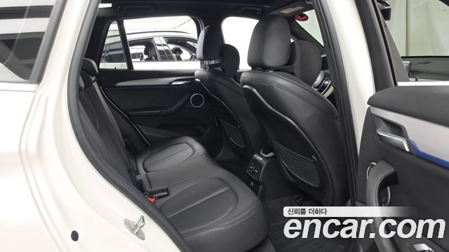 BMW X1 2017 — photo 12