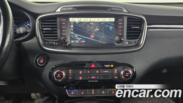 Kia Sorento 2016 — photo 15